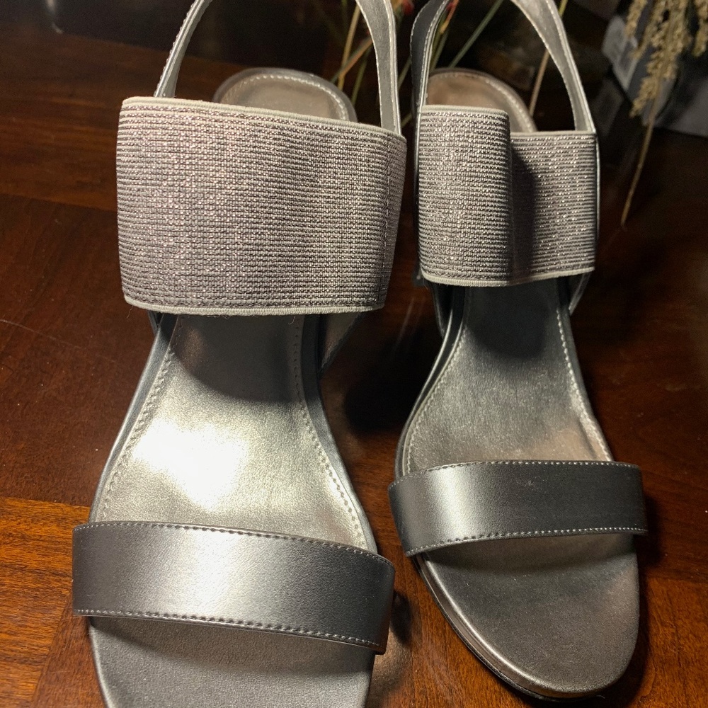 Anne AK Klein Heels